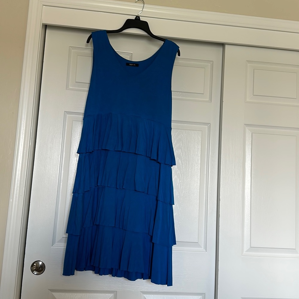 Summer sleeveless ruffled dress
